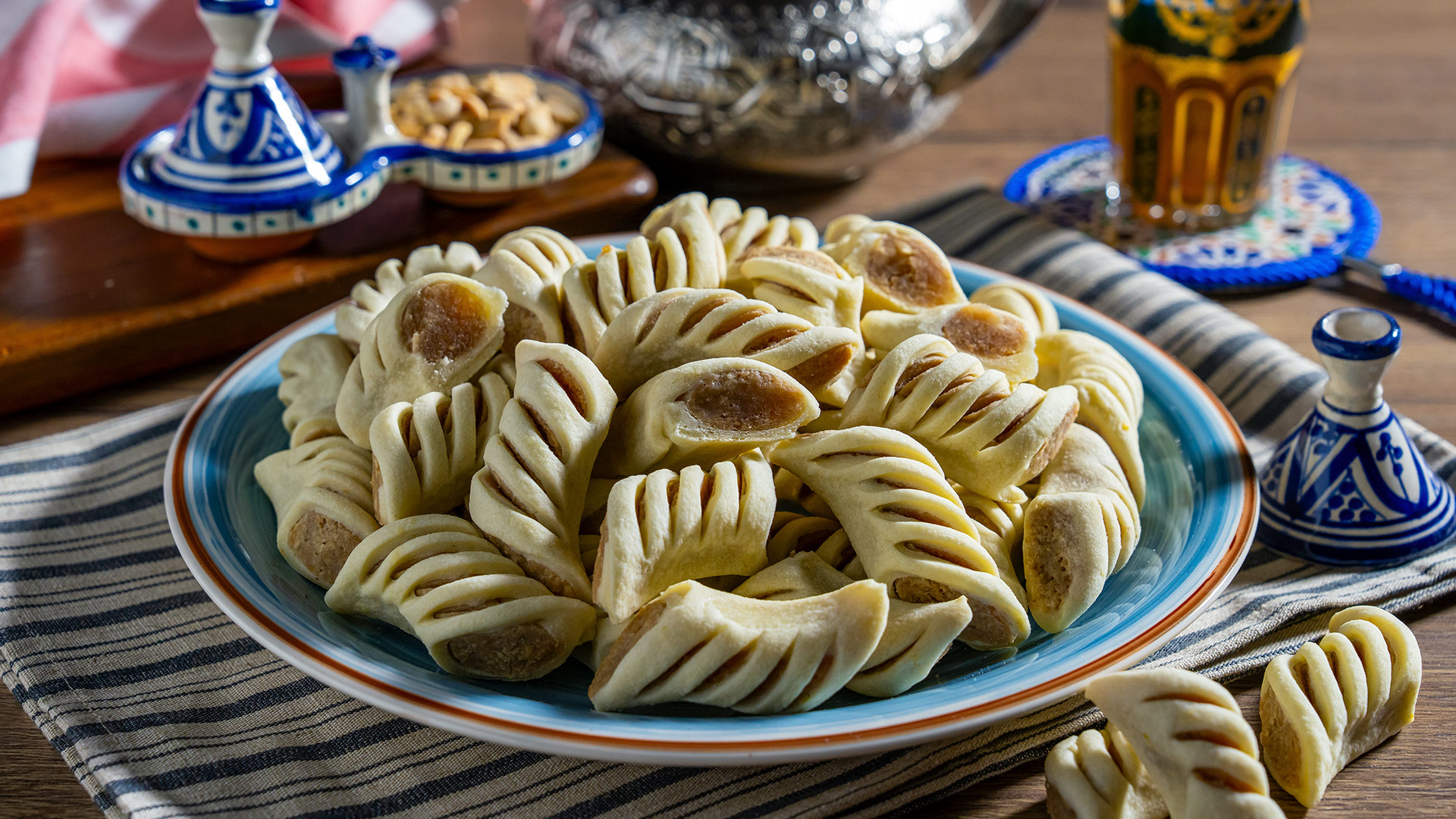 Fursecuri marocane cu arahide, fragede si aromate | Reteta Video
